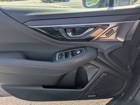 Used 2022 Subaru Legacy Limited image 9