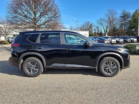 Certified 2025 Nissan Rogue S image 9