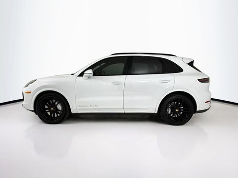 Certified 2019 Porsche Cayenne Turbo AWD/4WD image 2