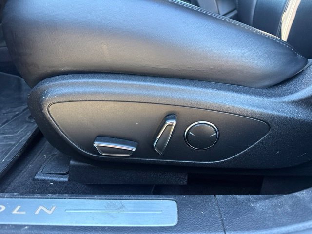 Used 2017 Lincoln MKZ Premiere FWD image 13