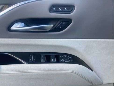 Certified 2021 Cadillac Escalade ESV Premium Luxury Platinum image 12