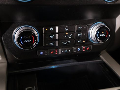 Used 2019 Ford F150 Lariat w/ Equipment Group 502A Luxury image 8