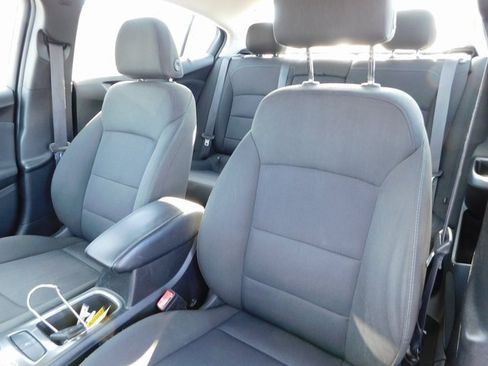 Used 2017 Chevrolet Cruze LT w/ Convenience Package image 15