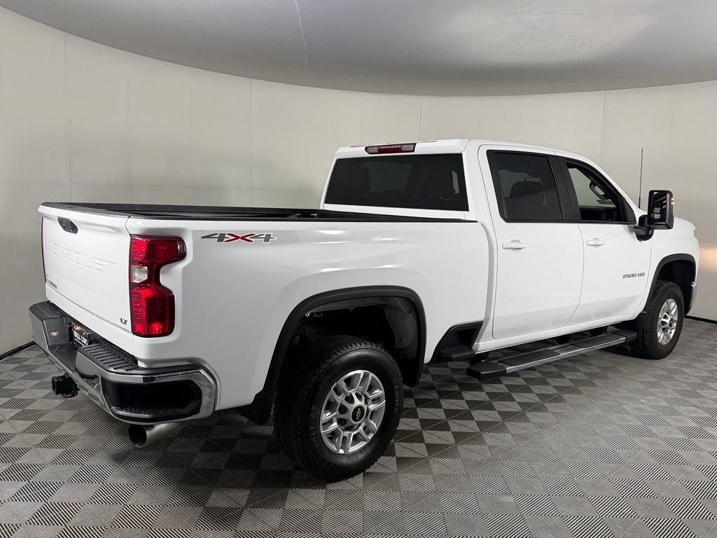 Used 2025 Chevrolet Silverado 2500 LT w/ Convenience Package AWD/4WD image 7