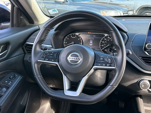 Used 2022 Nissan Altima 2.0 SR FWD image 17