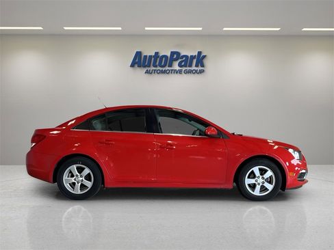 Used 2016 Chevrolet Cruze LT image 8