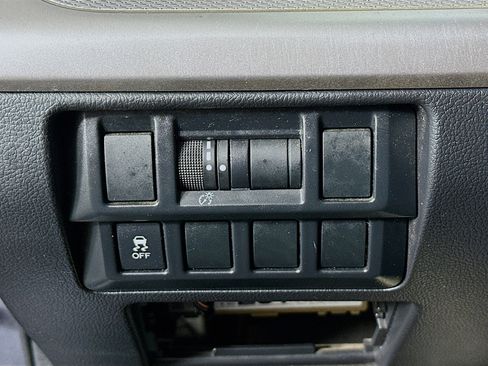 Used 2015 Subaru Outback 2.5i Premium image 16