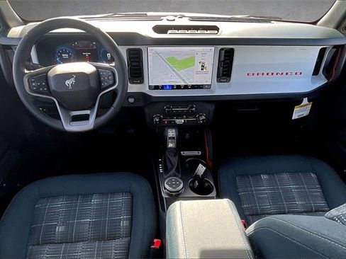 New 2025 Ford Bronco Heritage Edition image 5