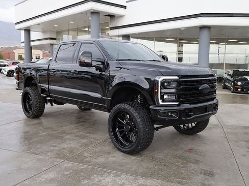 Used 2025 Ford F350 Platinum w/ Platinum Plus Package image 8