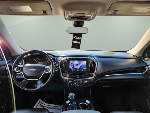 Used 2021 Chevrolet Traverse LT w/ LT Premium Package image 16