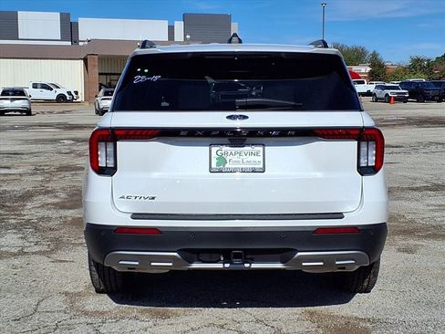 New 2026 Ford Explorer Active w/ Active Comfort Package image 5