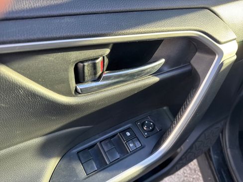 Used 2021 Toyota RAV4 XLE image 14