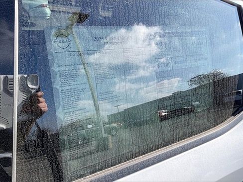 New 2025 Nissan Kicks SR image 13