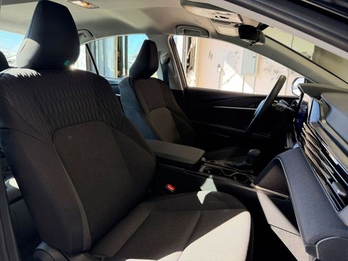 Used 2025 Toyota Camry LE image 35