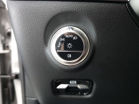 Certified 2026 Mercedes-Benz C 300 4MATIC Sedan image 9