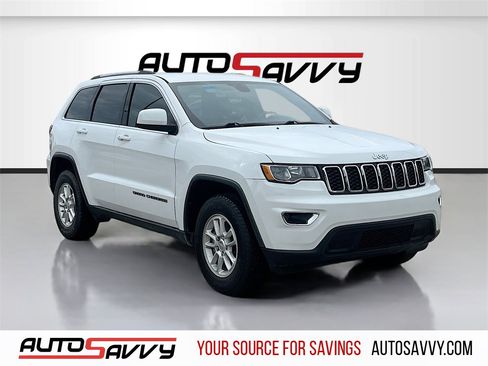 Used 2020 Jeep Grand Cherokee Laredo image 1