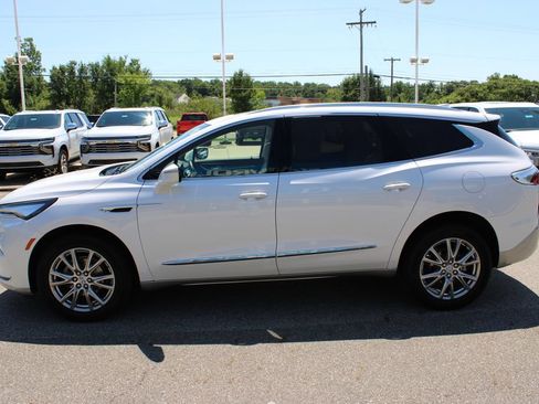 Certified 2023 Buick Enclave Essence w/ Experience Buick Package AWD/4WD image 26