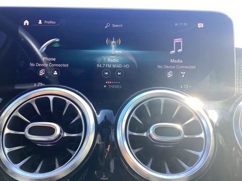 Used 2021 Mercedes-Benz GLB 250 4MATIC w/ Premium Package image 19