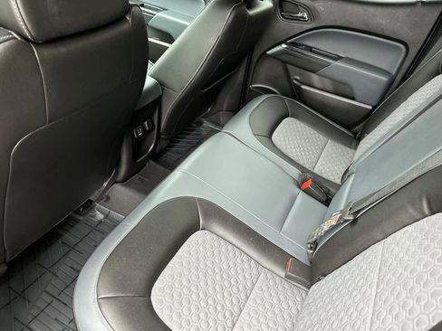 Used 2019 Chevrolet Colorado Z71 AWD/4WD image 4