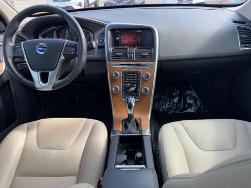 Used 2017 Volvo XC60 T5 Inscription w/ Preferred Option Package image 12
