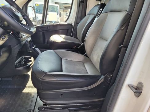 Used 2025 RAM ProMaster 2500 w/ Convenience Group FWD image 16