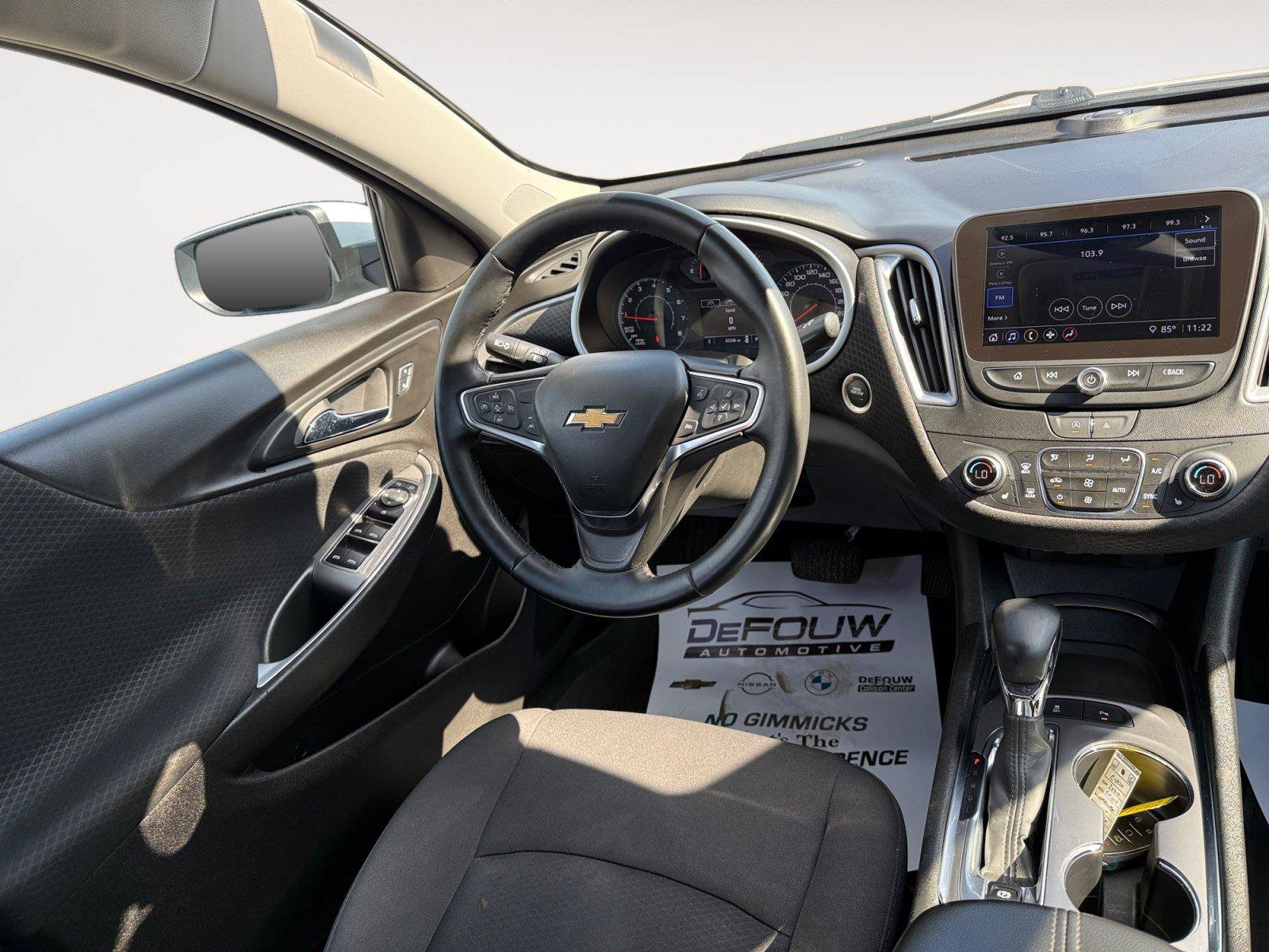 Used 2024 Chevrolet Malibu LT w/ Sport Edition FWD image 11
