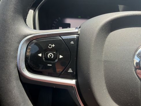 Certified 2023 Volvo XC90 B6 Ultimate w/ Protection Package Premier AWD/4WD image 28