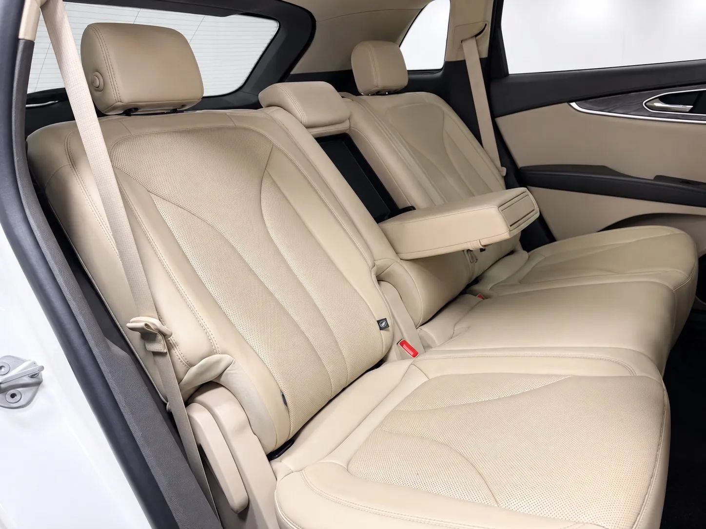 Used 2019 Lincoln Nautilus Reserve w/ Driver Assistance Package FWD image 22