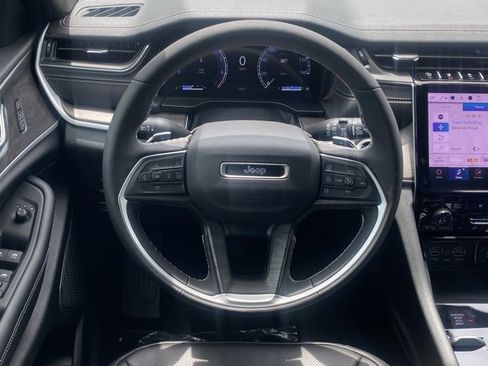 New 2025 Jeep Grand Cherokee L Limited w/ Luxury Tech Group II image 41