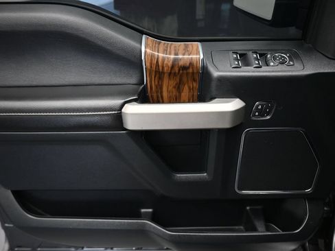 Used 2019 Ford F150 Lariat w/ Equipment Group 502A Luxury AWD/4WD image 10