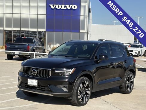 Certified 2025 Volvo XC40 B5 Plus image 2