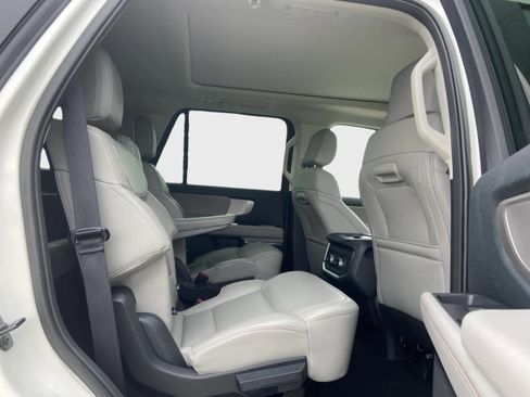 Used 2025 Ford Expedition Active AWD/4WD image 20