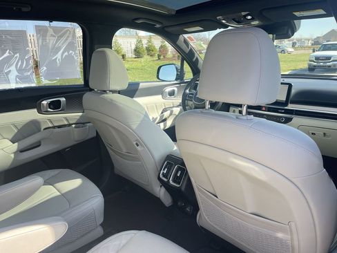 Used 2025 Kia Sorento SX Prestige image 41