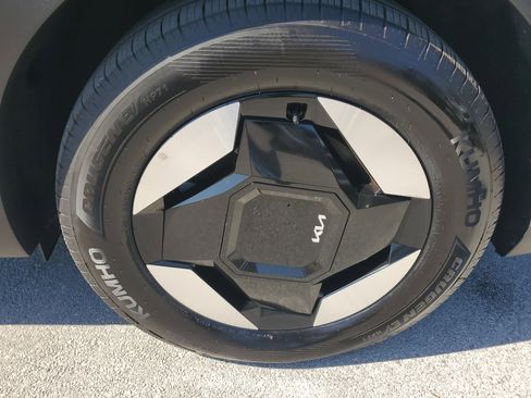 Used 2026 Kia EV9 Wind image 30