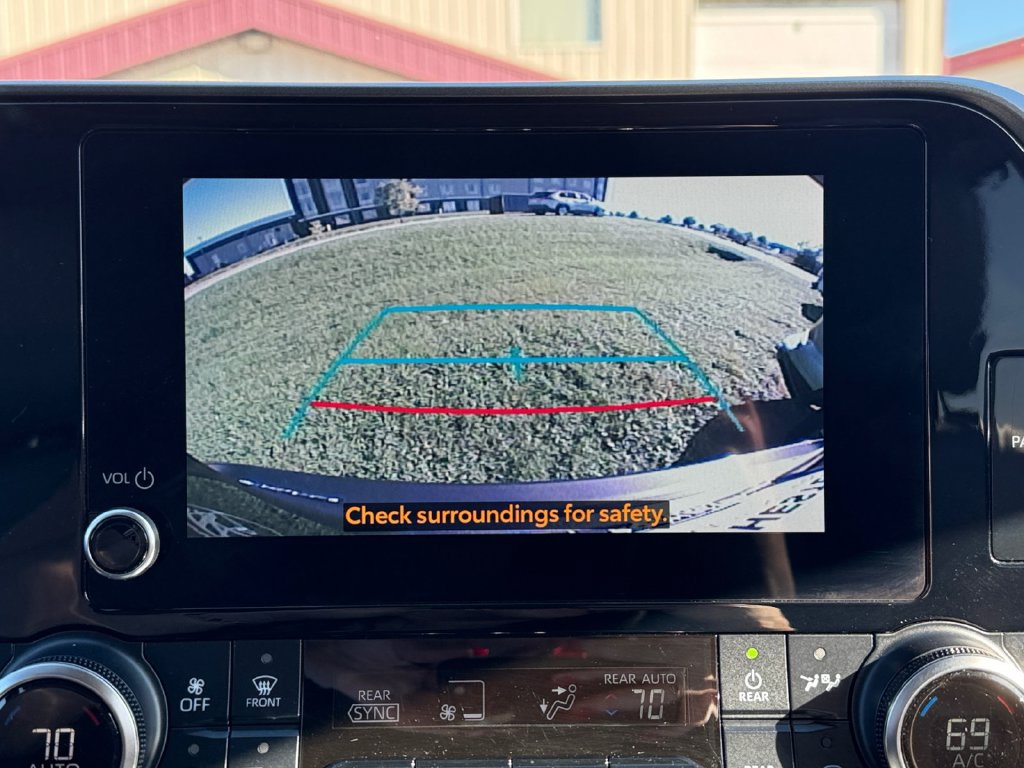 Used 2024 Toyota Highlander XLE AWD/4WD image 22