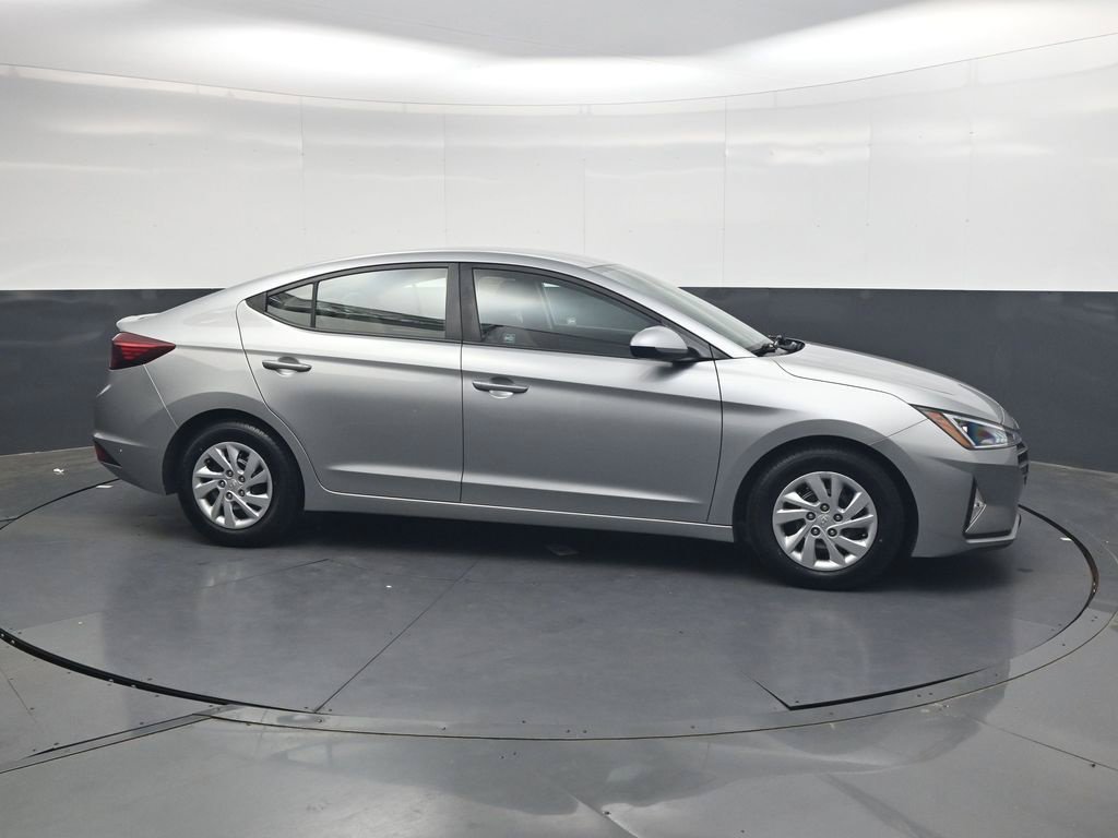 Used 2020 Hyundai Elantra SE FWD image 4
