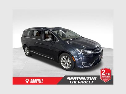 Used 2019 Chrysler Pacifica Limited w/ Advanced Safetytec Group