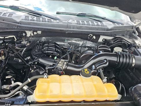 Used 2016 Ford F150 XLT AWD/4WD image 8
