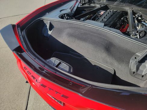 Used 2021 Chevrolet Corvette Stingray Coupe w/ Z51 Performance Package RWD image 19