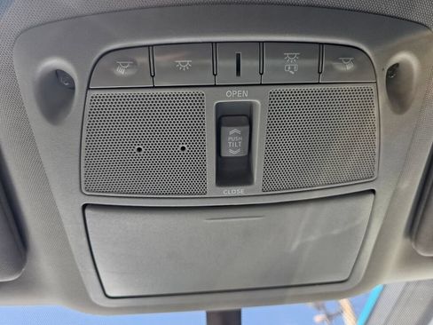 Used 2018 Nissan Murano SV AWD/4WD image 32