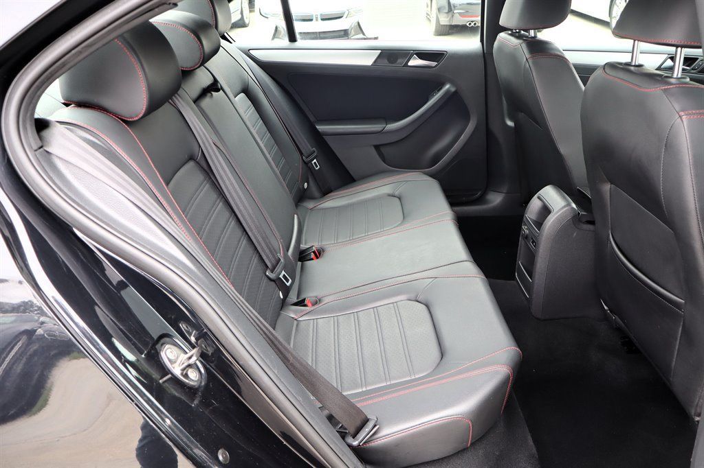 Used 2013 Volkswagen Jetta GLI Autobahn FWD image 21