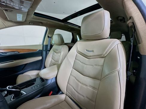 Used 2018 Cadillac XT5 Platinum w/ Driver Assist Package AWD/4WD image 28