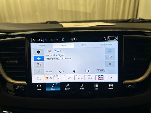 Used 2025 Chrysler Pacifica Select FWD image 15