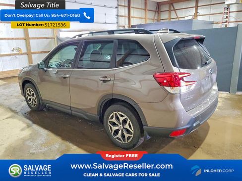 Used 2023 Subaru Forester Premium AWD/4WD image 3
