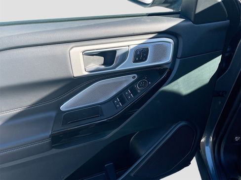 Used 2023 Ford Explorer ST w/ Equipment Group 401A image 18