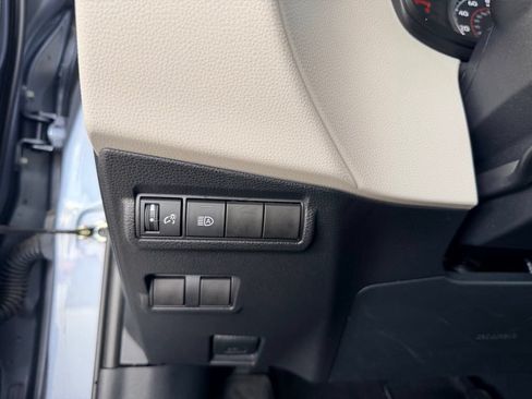 Used 2022 Toyota Corolla Cross L FWD image 17