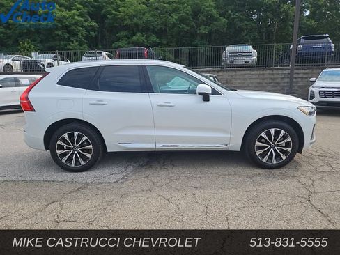Used 2023 Volvo XC60 B5 Plus AWD/4WD image 6
