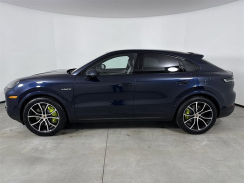 New 2026 Porsche Cayenne S image 2