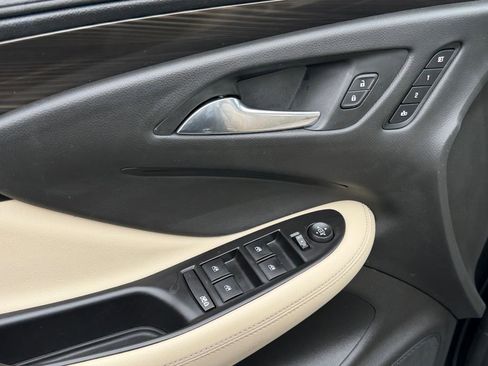 Used 2019 Buick Envision Essence AWD/4WD image 14