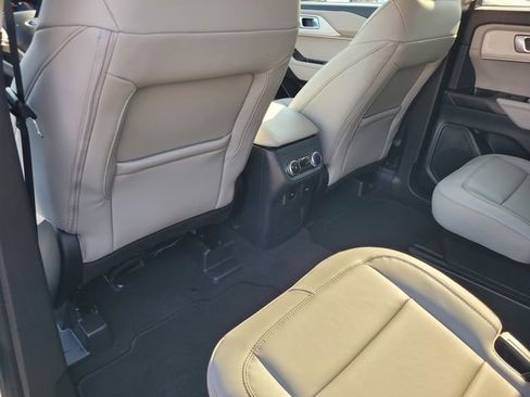 Certified 2025 Ford Explorer Active w/ Active Comfort Package image 12